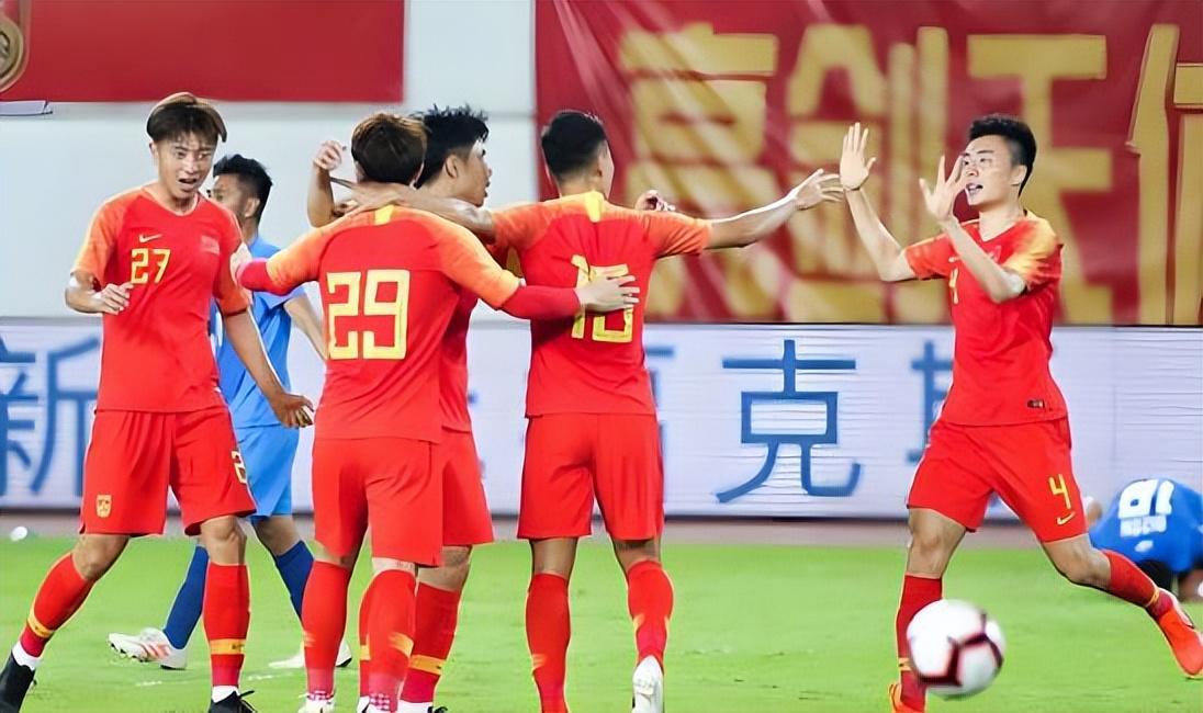 云开体育官网-国足结束国际足联系列赛任务，6位国脚表现不俗，通过邵佳一考察