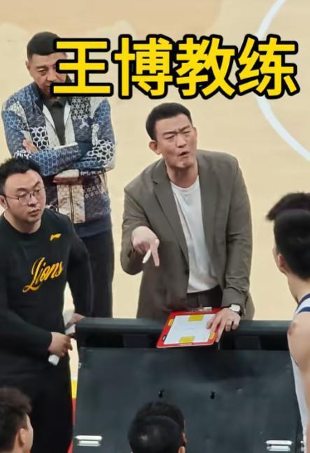 云开体育网址-6月1日，广厦队传3大消息：孙铭徽低迷 布朗孤树难支 王博遭质疑